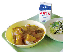 106kyushoku 鹿肉カレーの給食